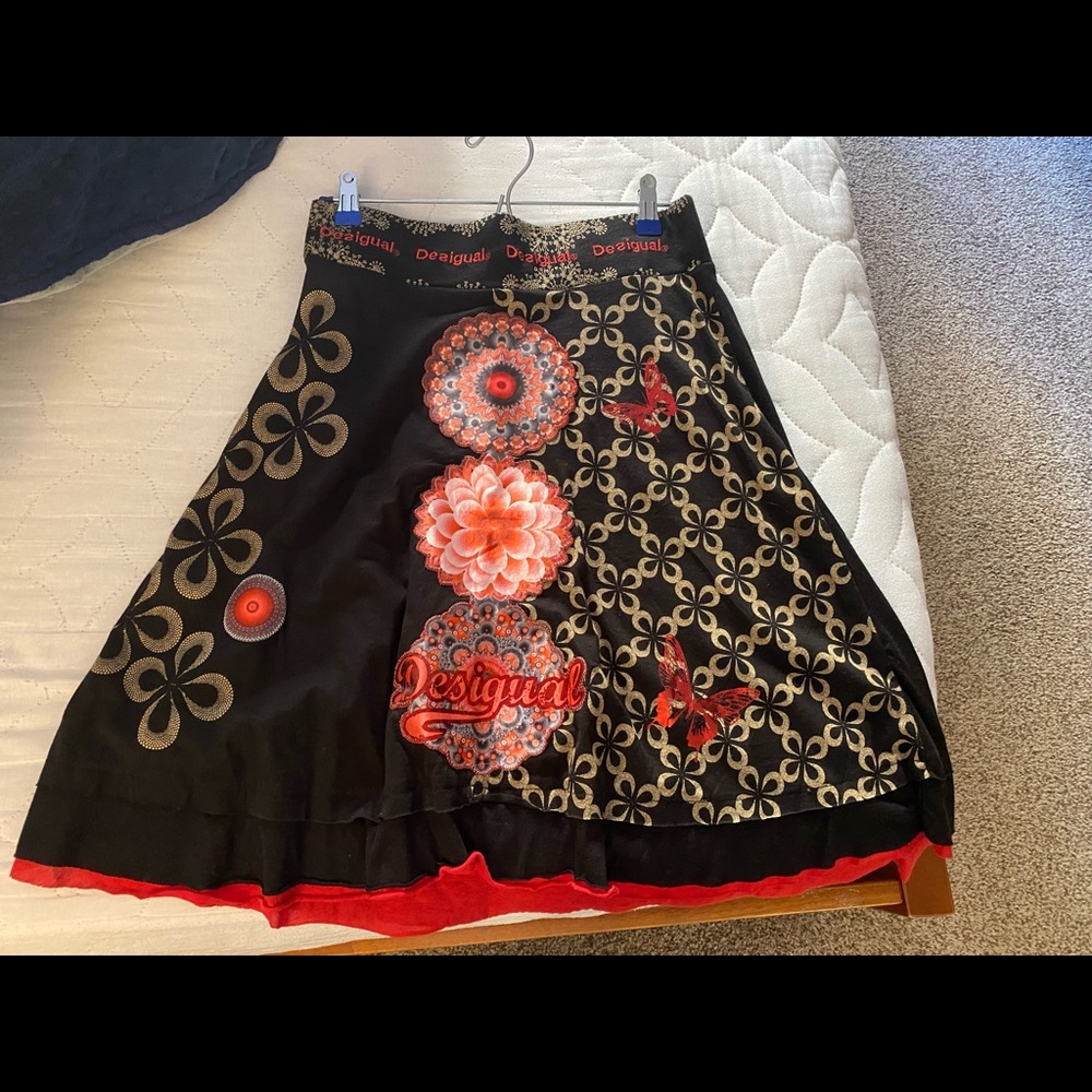 Desigual skirt. Size medium